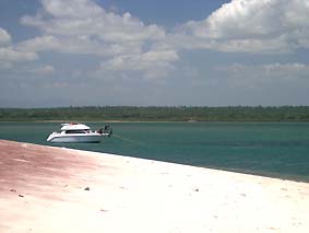 beach at neab tide having still boat access